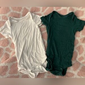 Kyte Baby Onesies - Emerald Green & White - 6-12 Months
